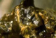 Green Garnet Essência Mineral do Alaska